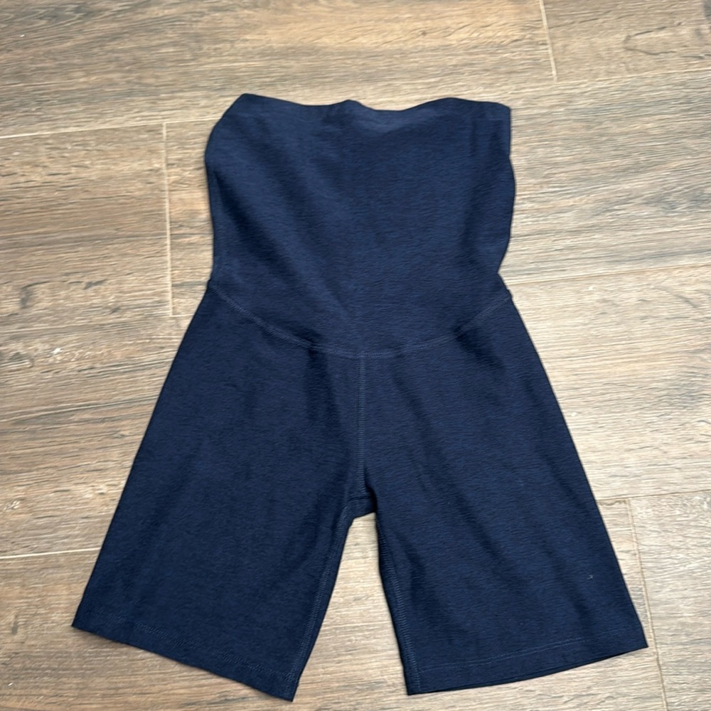 Beyond Yoga Maternity biker shorts